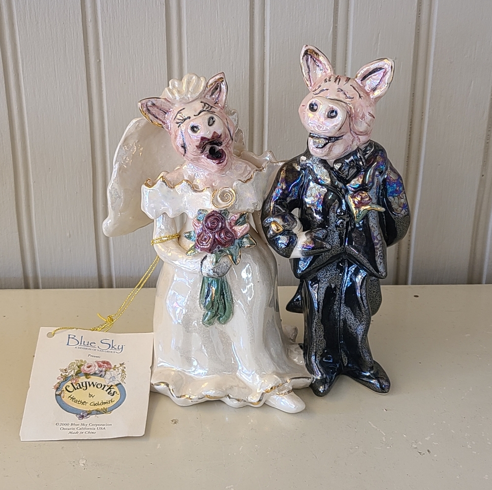 Blue Sky Clayworks Pig Bride and Groom Cake Topper